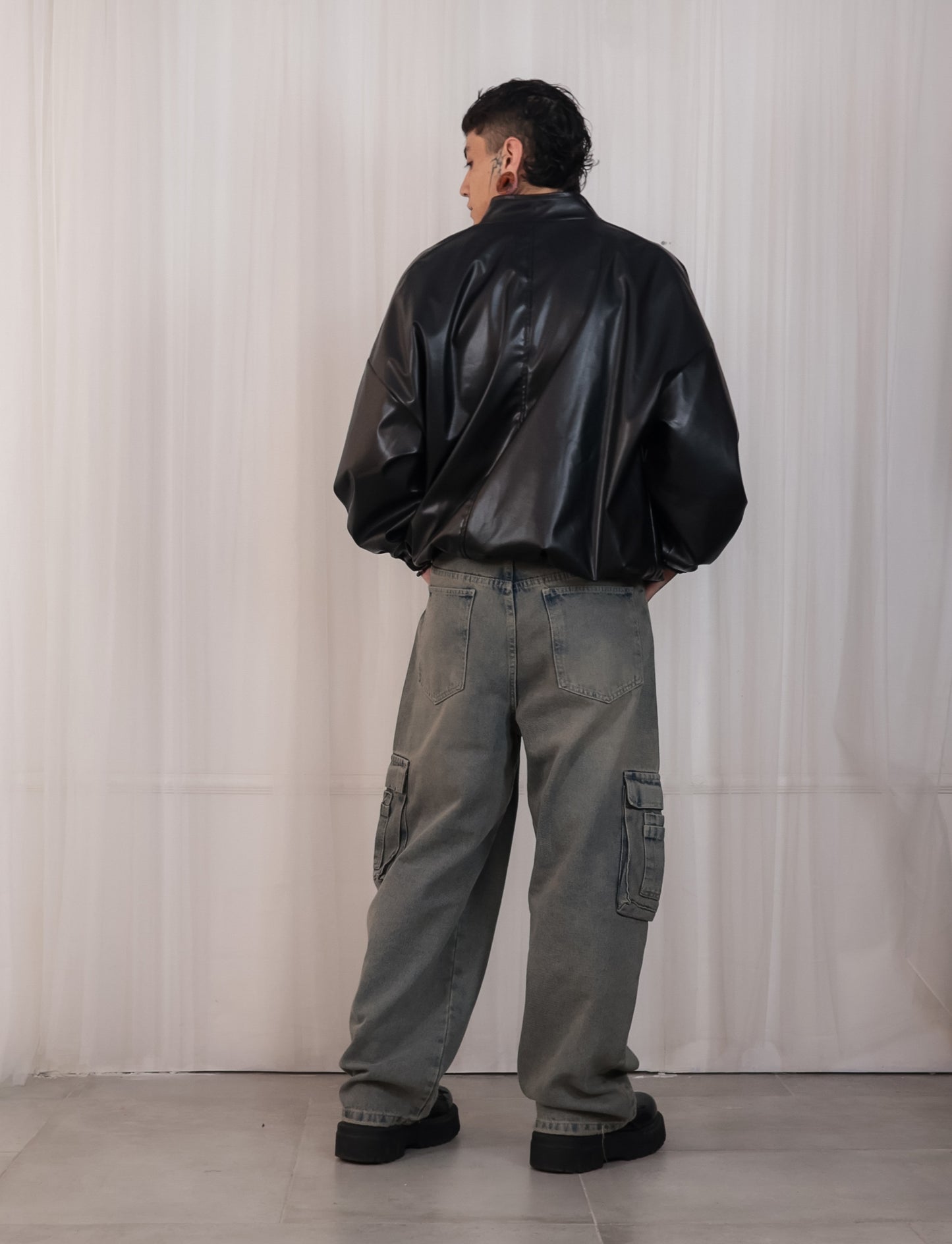 Combo cargo jean + camisa + chaqueta