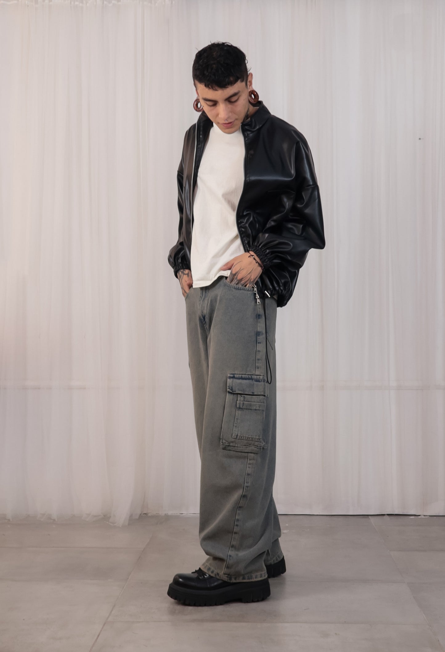 Combo cargo jean + camisa + chaqueta