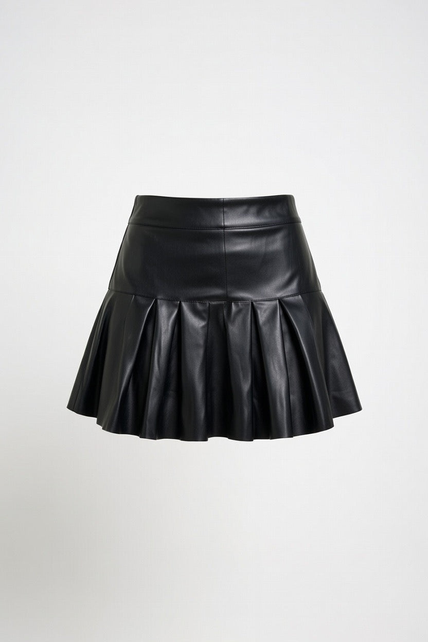 Falda de prendes en cuero