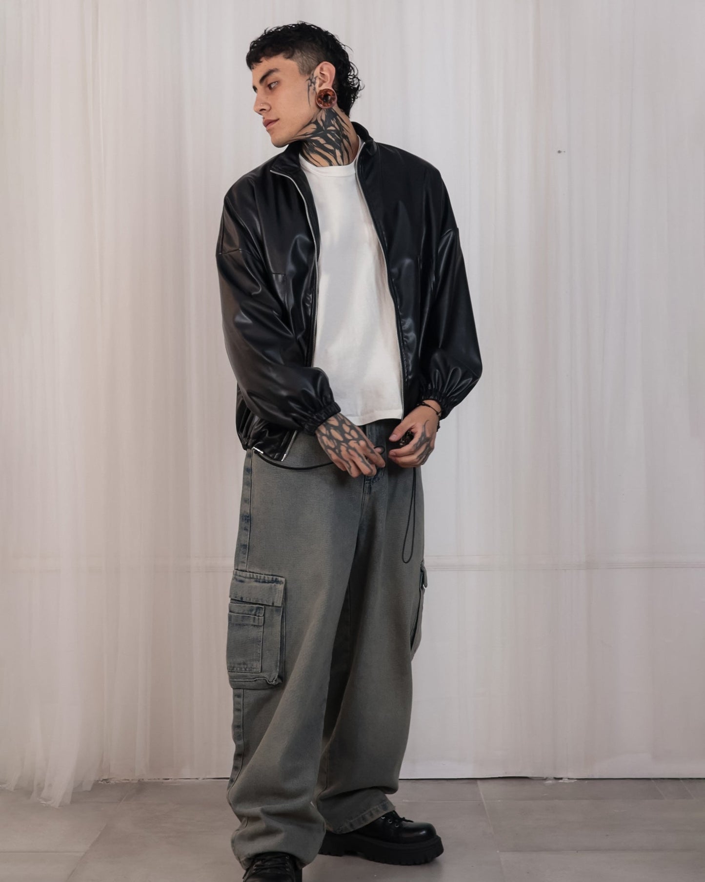 Combo cargo jean + camisa + chaqueta